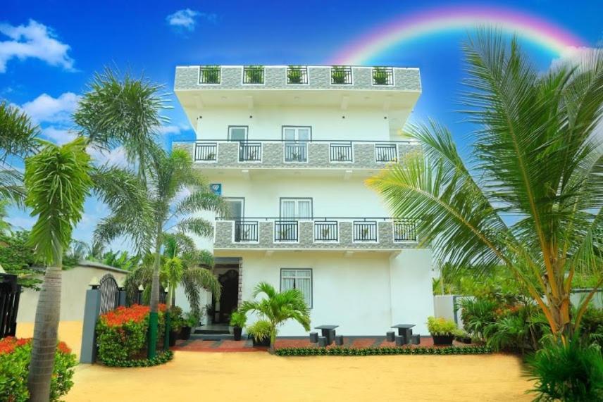 Blue Diamond Hotel & Restaurant Тринкомали Экстерьер фото